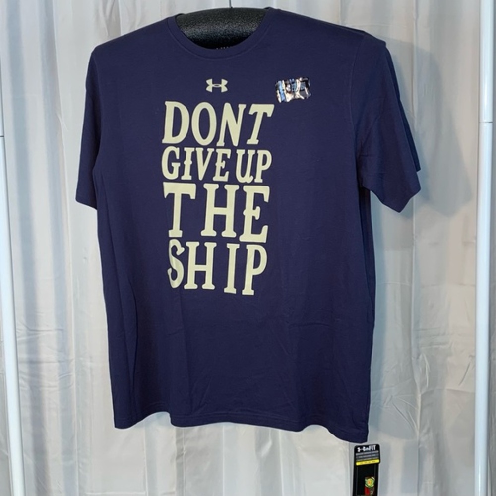 Under Armour NWT navy blue short sleeve tee shirt.